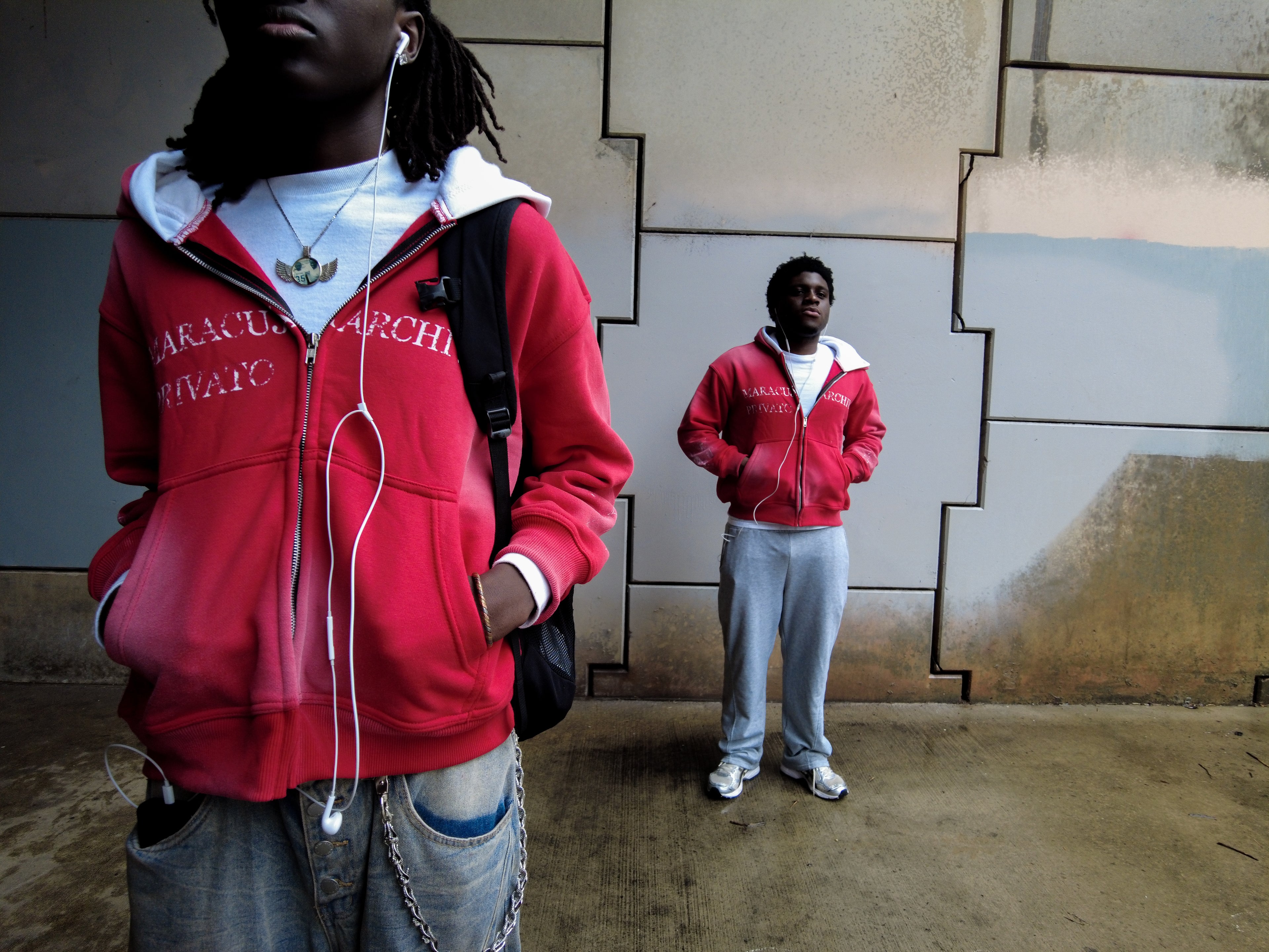 "PRIVATO" ZIP-UP HOODIE